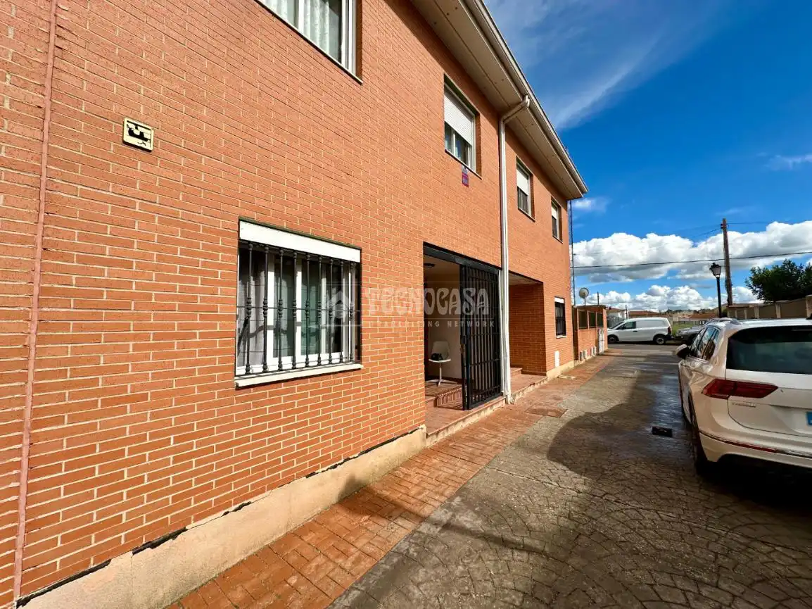 Vista exterior de Casa adosada en venda en Pioz