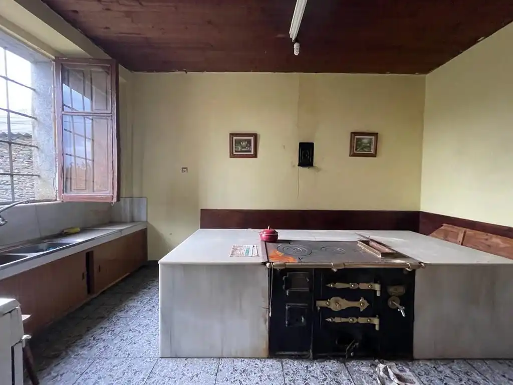 Cocina de Casa o chalet en venta en Pol con Jardín privado y Terraza