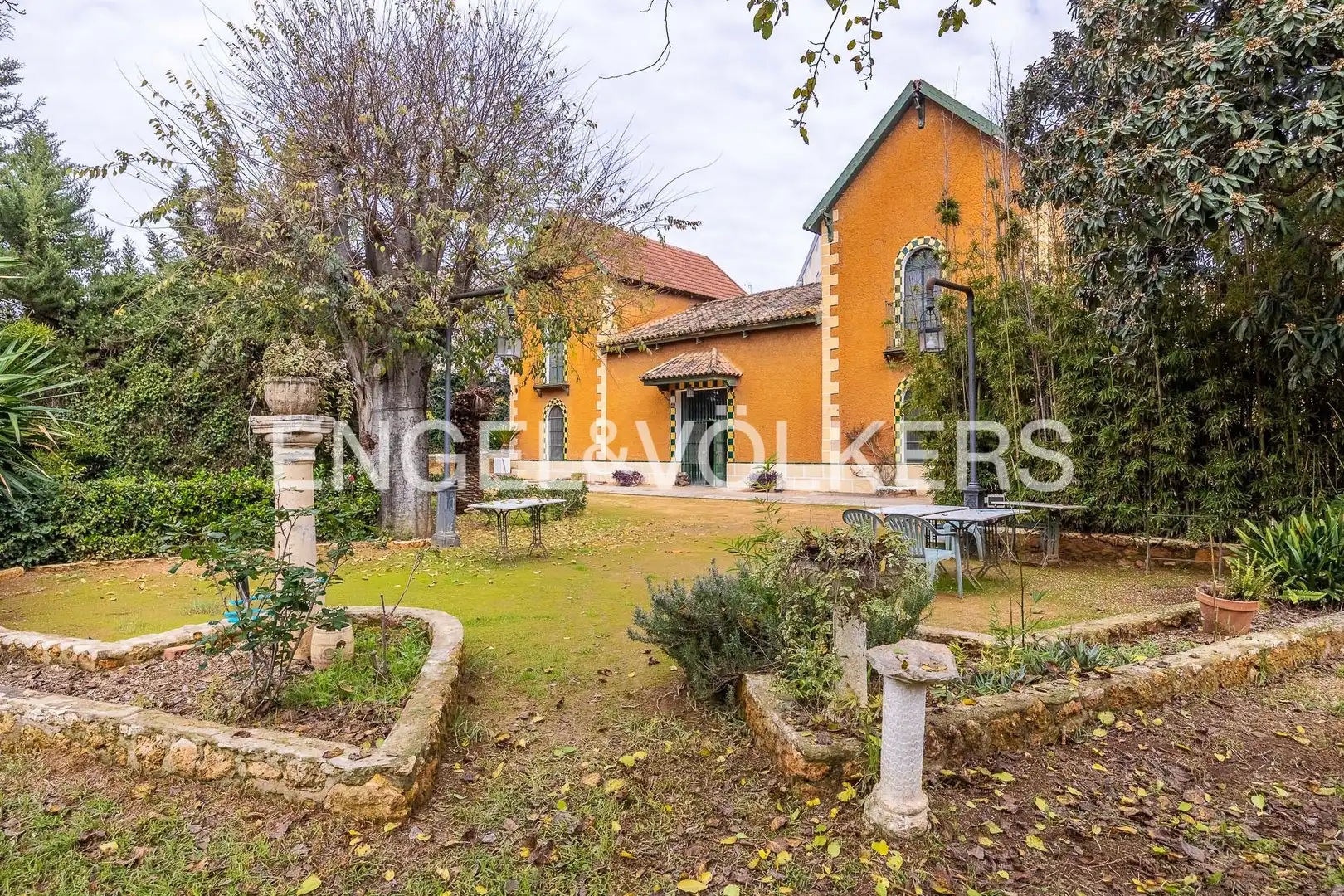 Vista exterior de Casa o chalet en venta en Alcalá de Guadaira con Calefacción