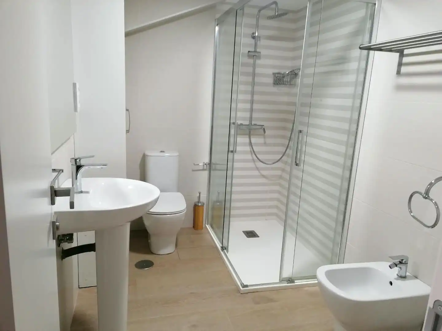 Bathroom of Flat for rent in Miño, A Coruña