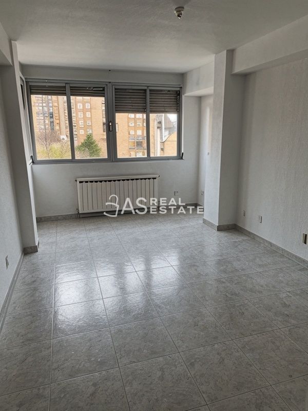 Dormitori de Pis en venda en  Madrid Capital