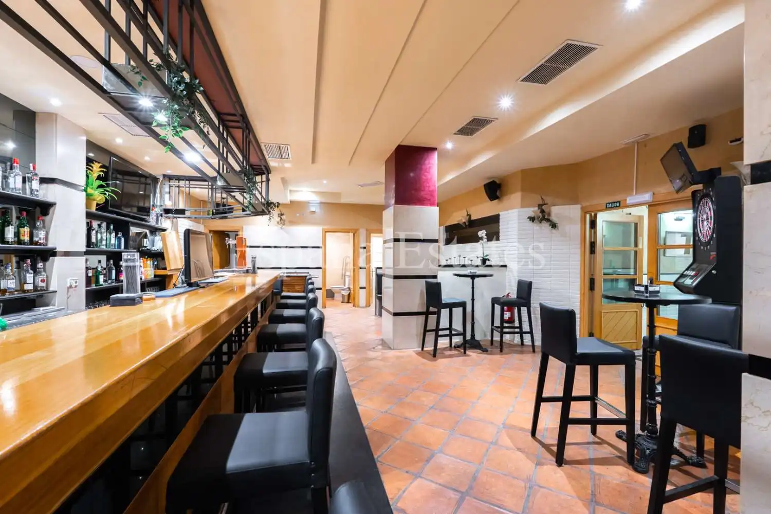 Local en venta en Nerja con Aire acondicionado