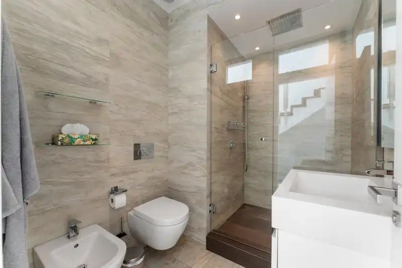 Bathroom of Detached homes for rent in Marbella  with Air Conditioner, Heating and Private garden