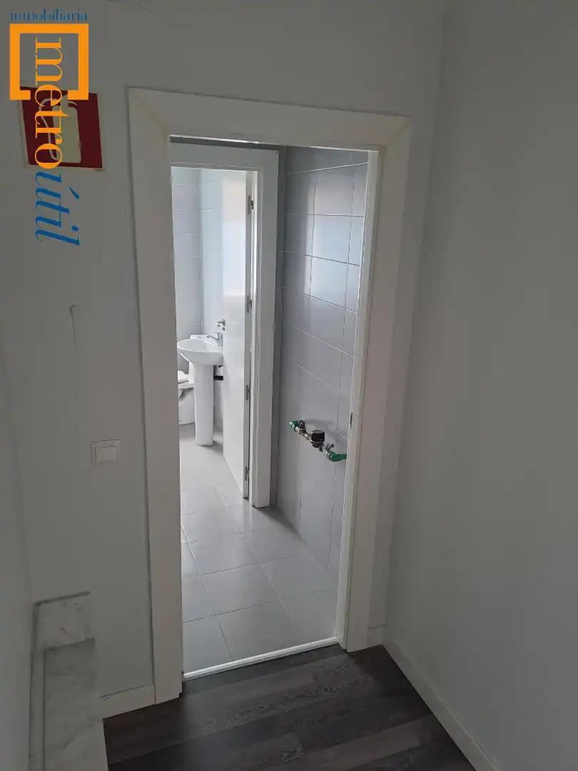 Bany de Local en venda en Villamayor amb Calefacció