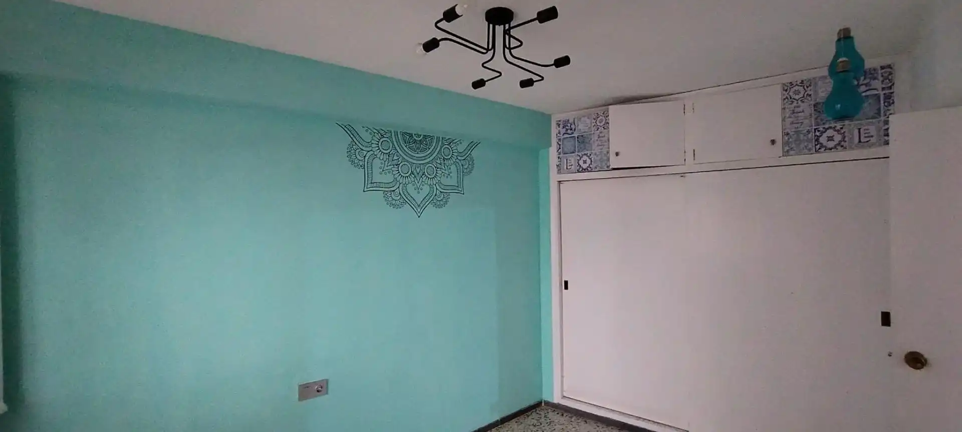 Habitación de Piso en venta en Alicante / Alacant con Terraza y Balcón