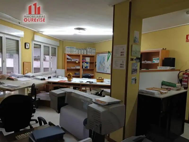 Oficina de alquiler en Ourense Capital  con Aire acondicionado y Amueblado