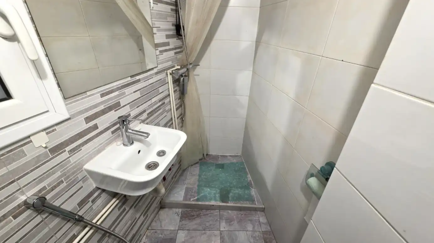 Baño de Estudio en venta en Barcelona con Parquet y Amueblado