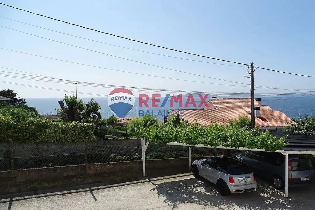Vista exterior de Casa o chalet en venta en Vigo  con Jardín privado, Parquet y Terraza