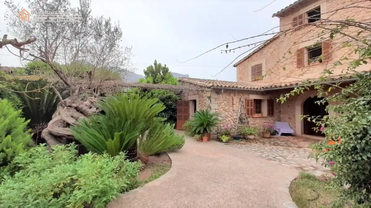Country house with garden for sale in ma2123