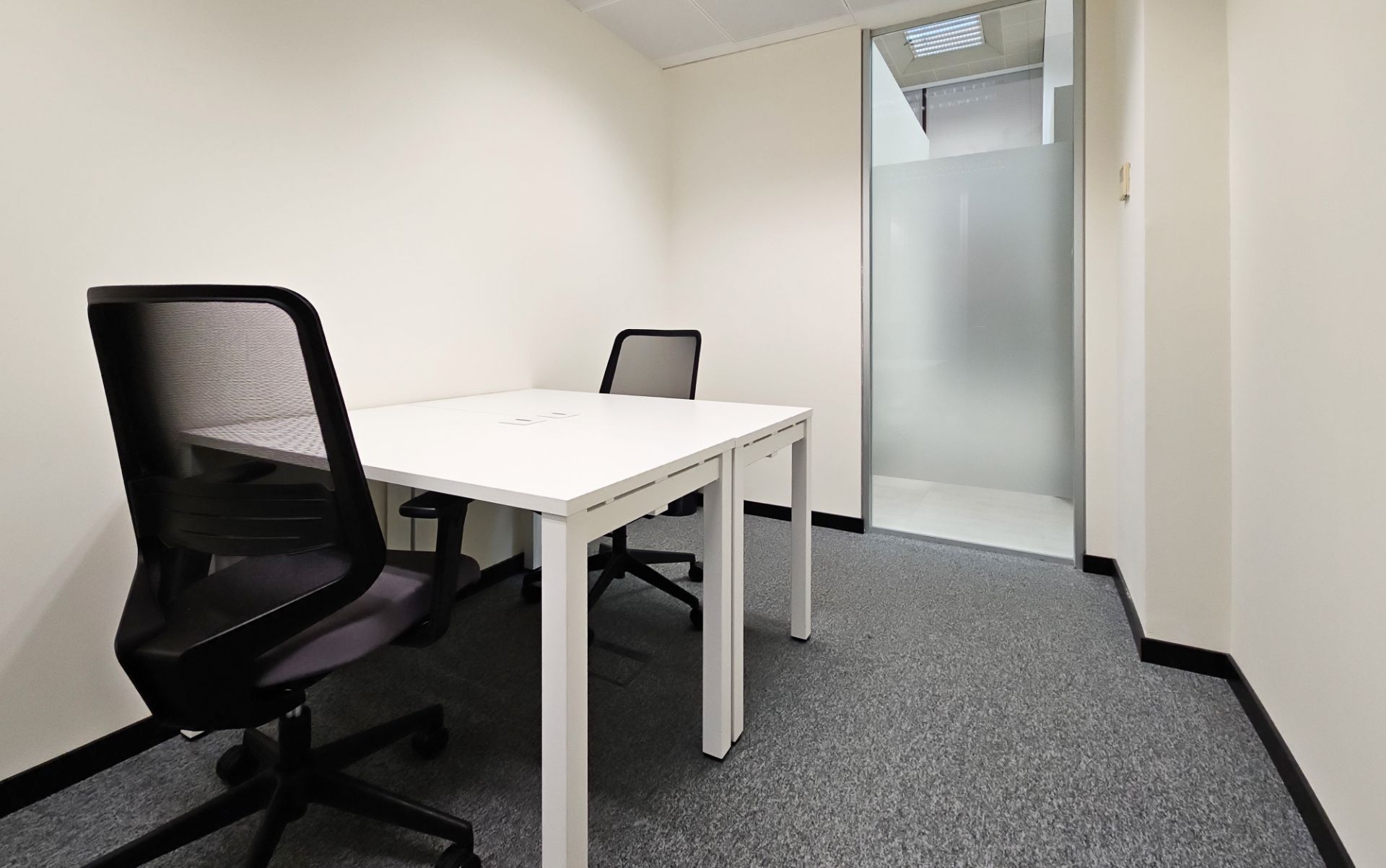 Office to rent in  Madrid Capital  with Air Conditioner, Heating and Furnished