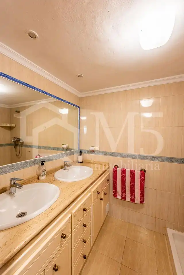 Baño de Casa o chalet en venta en Vélez-Málaga con Aire acondicionado, Piscina y Amueblado