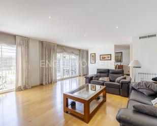 Living room of House or chalet for sale in Pozuelo de Alarcón  with Air Conditioner and Swimming Pool