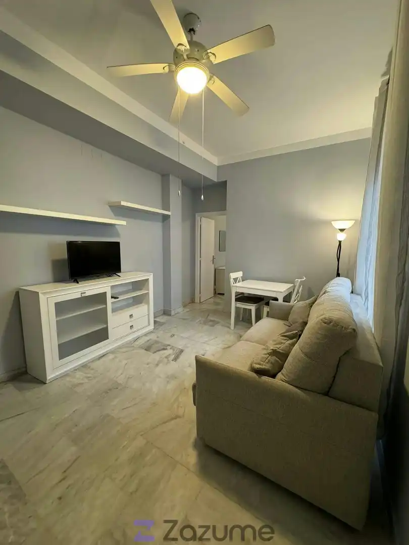 Schlafzimmer von Wohnung zur Miete in  Sevilla Capital mit Klimaanlage, Heizung und Privatgarten