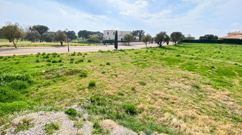 En el Golf de Peralada, esta parcela en venta de 2.552 m es el marco ideal para construir su futuro hogar. Situado en un entorno t, image 2