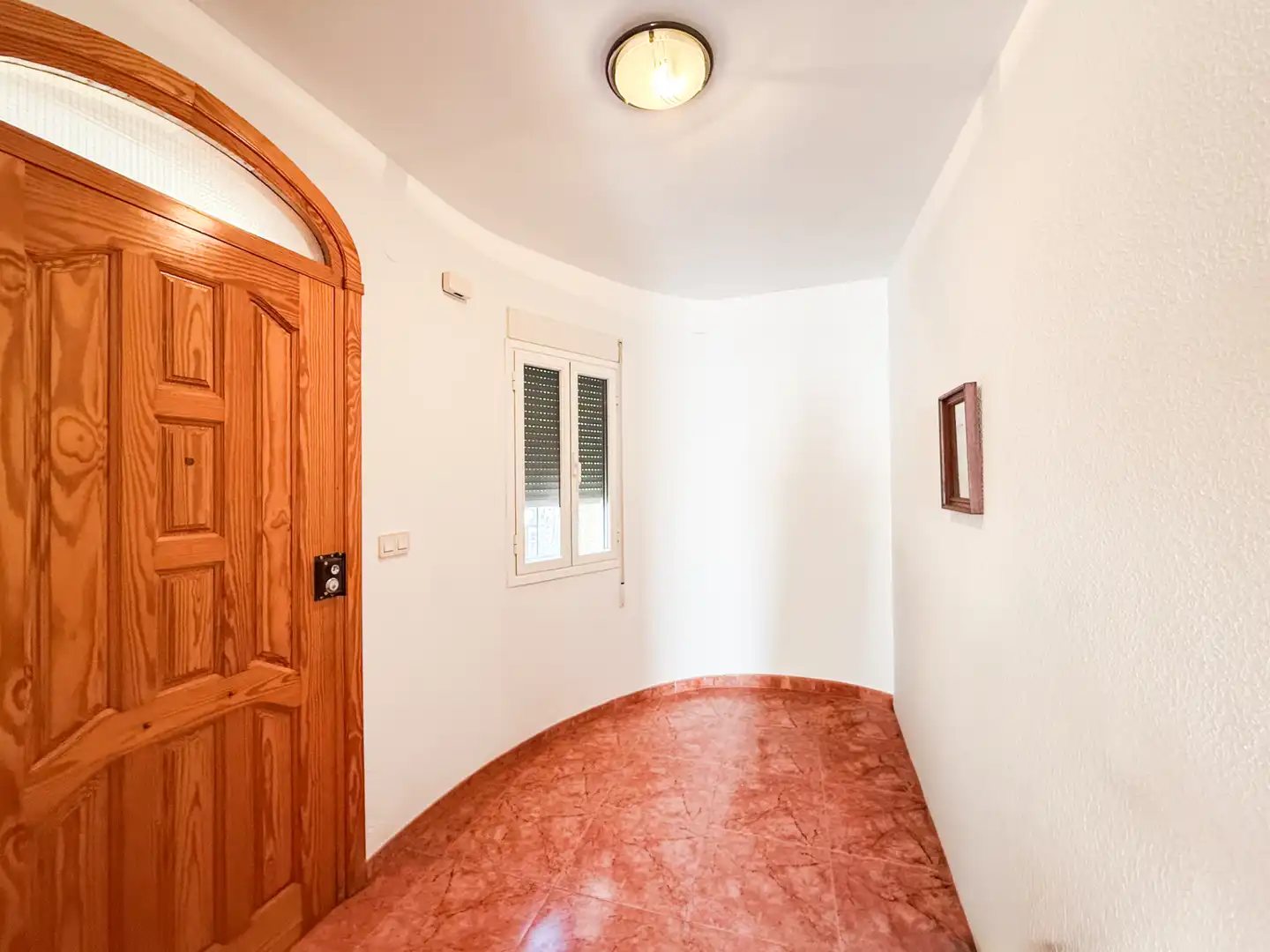 Einfamilien-Reihenhaus zum Verkauf in Baza mit Klimaanlage, Heizung und Terrasse