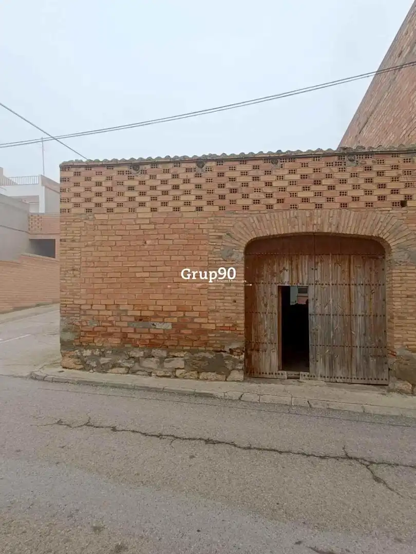 Vista exterior de Casa o xalet en venda en Sunyer amb Calefacció, Terrassa i Traster