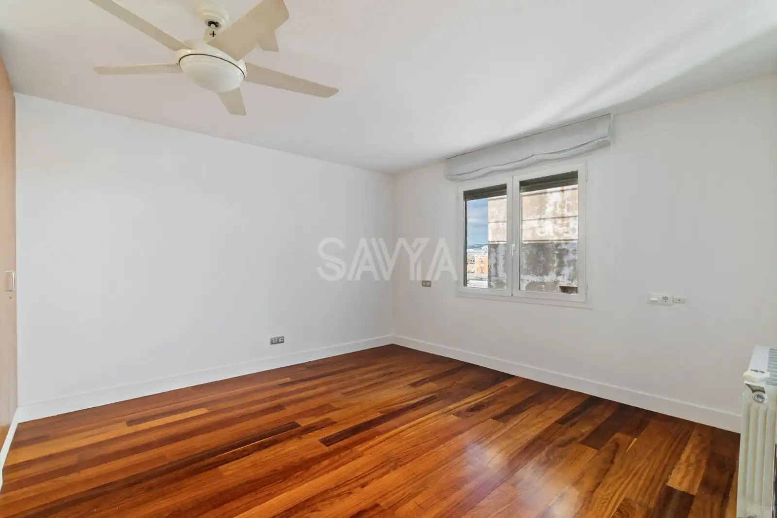 Bedroom of Office for sale in Barcelona