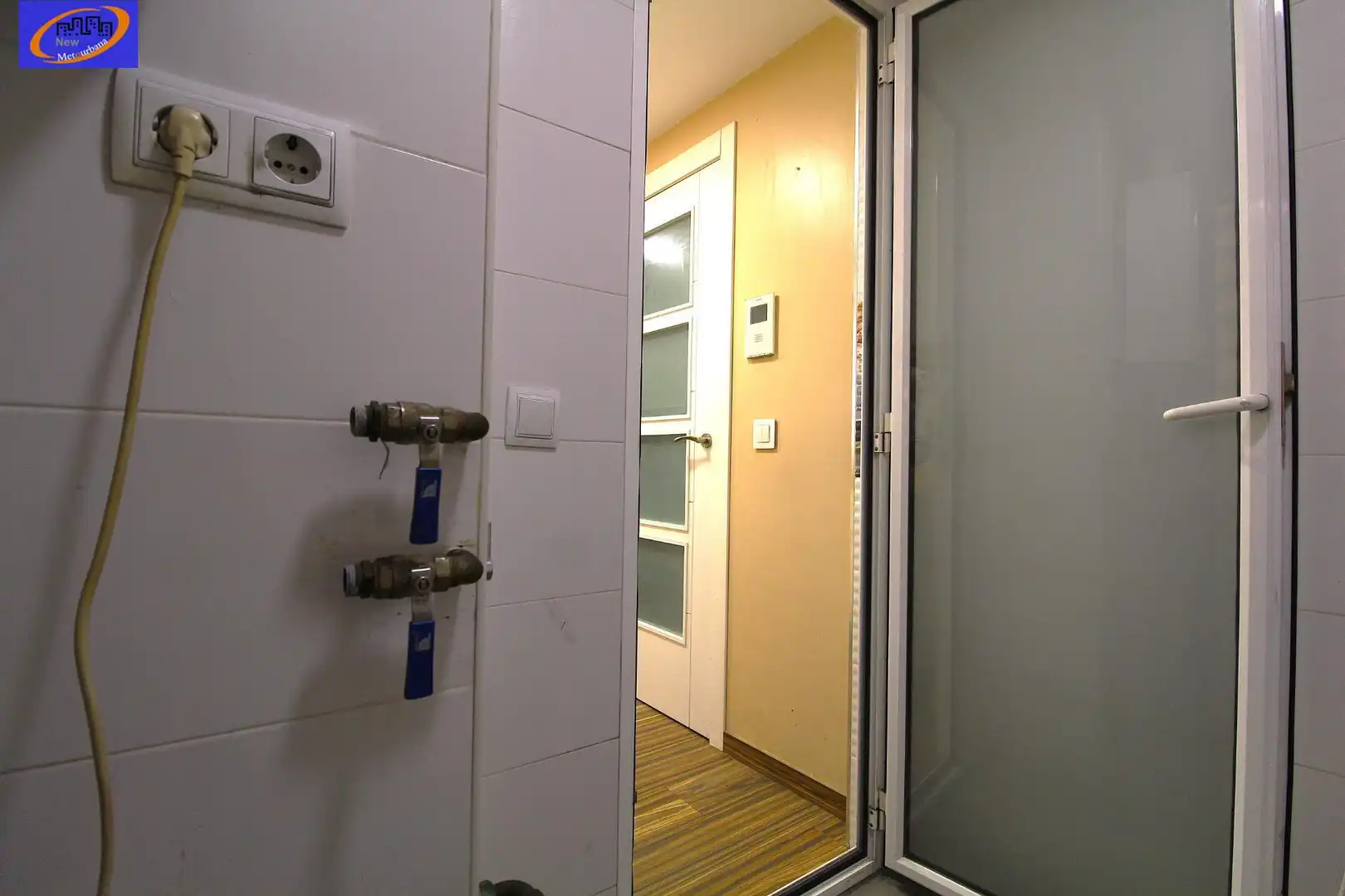 Flat for sale in Valencia  with Air Conditioner, Heating and Storage room