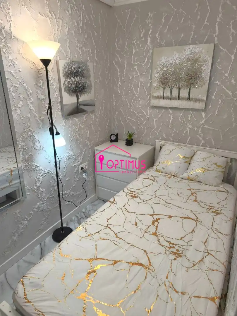 Dormitori de Apartament en venda en Xirivella amb Aire condicionat, Moblat i Forn