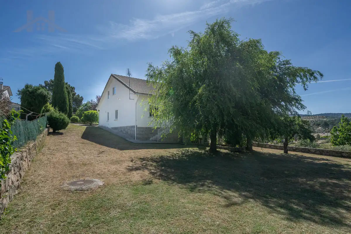 Exterior view of Houses for sale in Santa María de la Alameda  with Heating, Private garden and Terrace