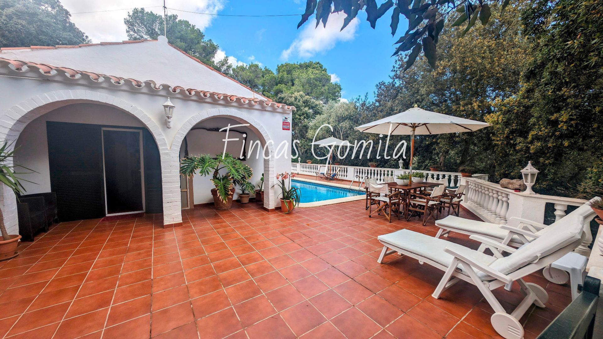 Vista exterior de Casa o xalet en venda en Es Mercadal amb Jardí privat i Terrassa