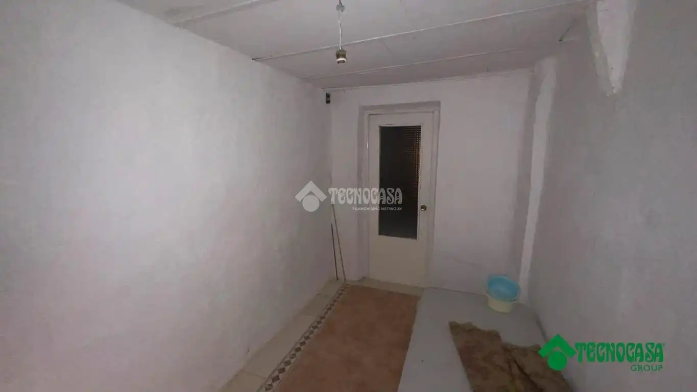 Casa adosada en venda a C. Constantino Alhambra, Villarejo de Fuentes