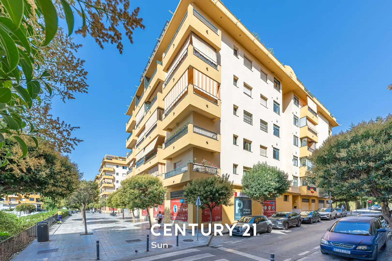 Vista exterior de Pis en venda en Marbella amb Aire condicionat, Calefacció i Terrassa