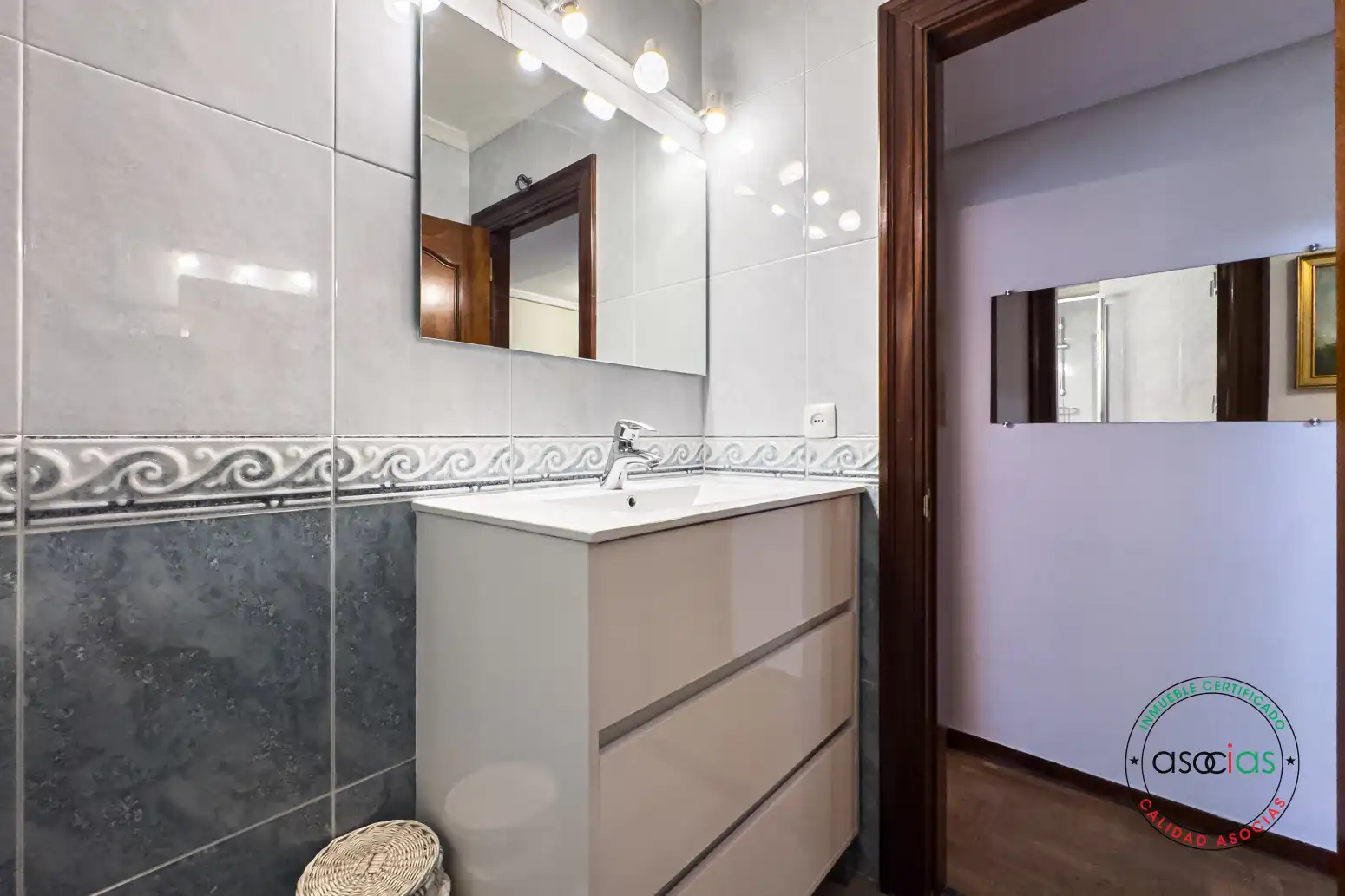 Baño de Piso en venta en Gijón  con Parquet y Terraza
