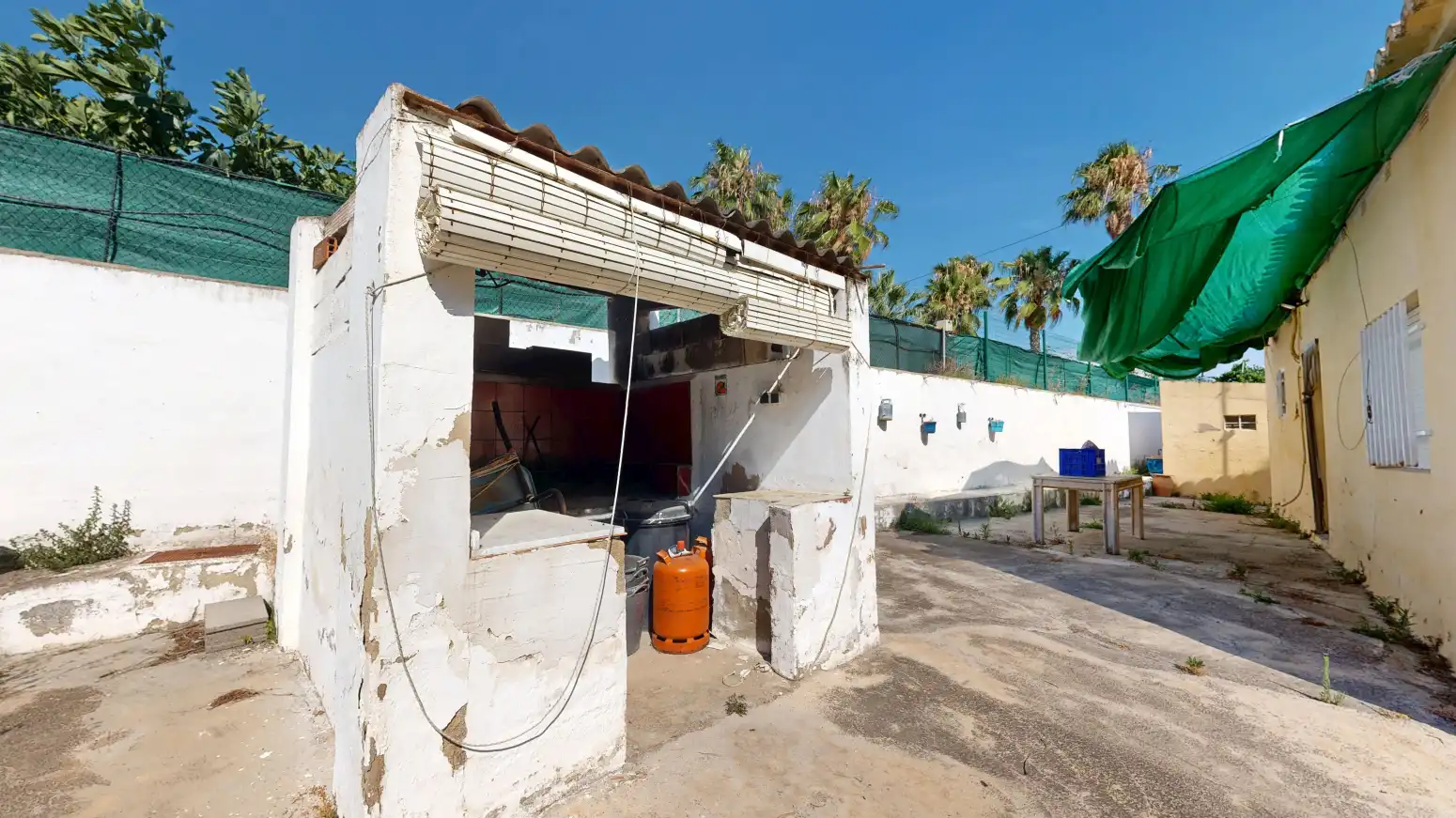 Vista exterior de Casa o xalet en venda en Sagunto / Sagunt amb Terrassa i Piscina