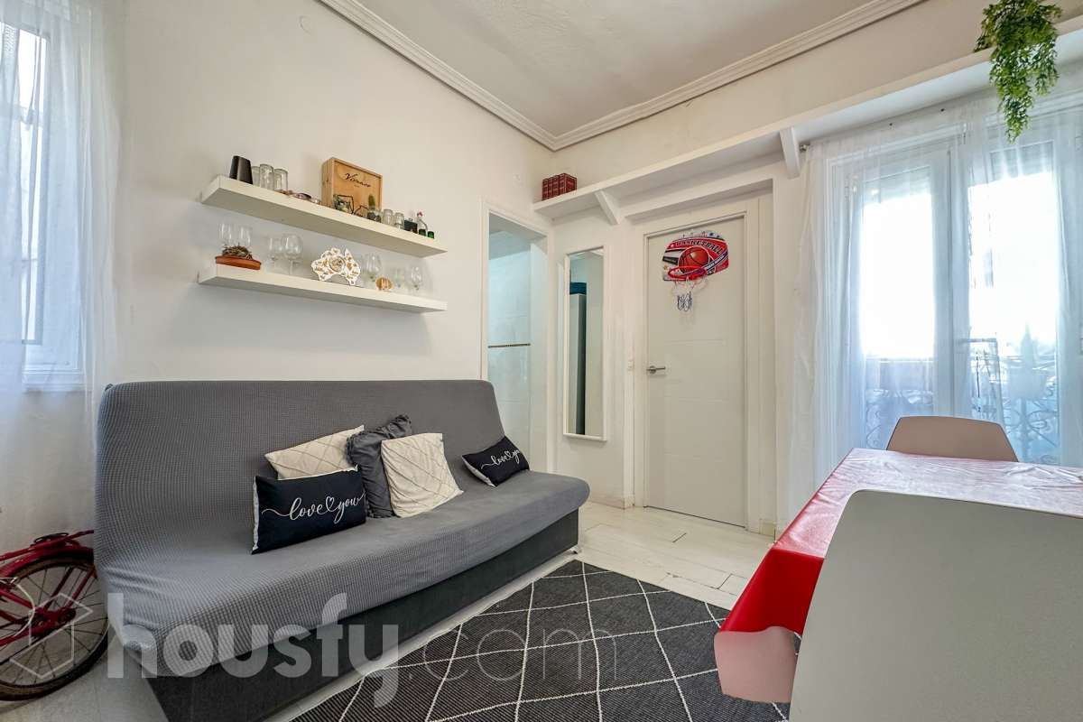 Flat for sale in Calle del Olivar, Embajadores - Lavapiés