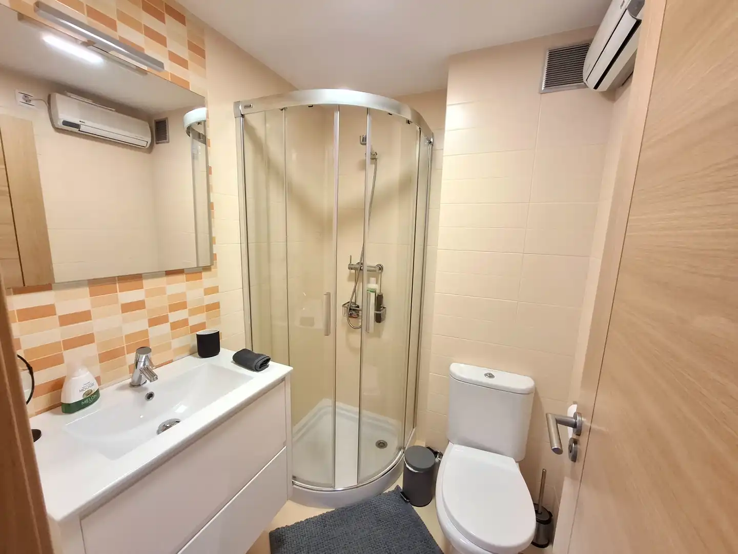 Baño de Ático en venta en Viveiro con Terraza, Trastero y Amueblado