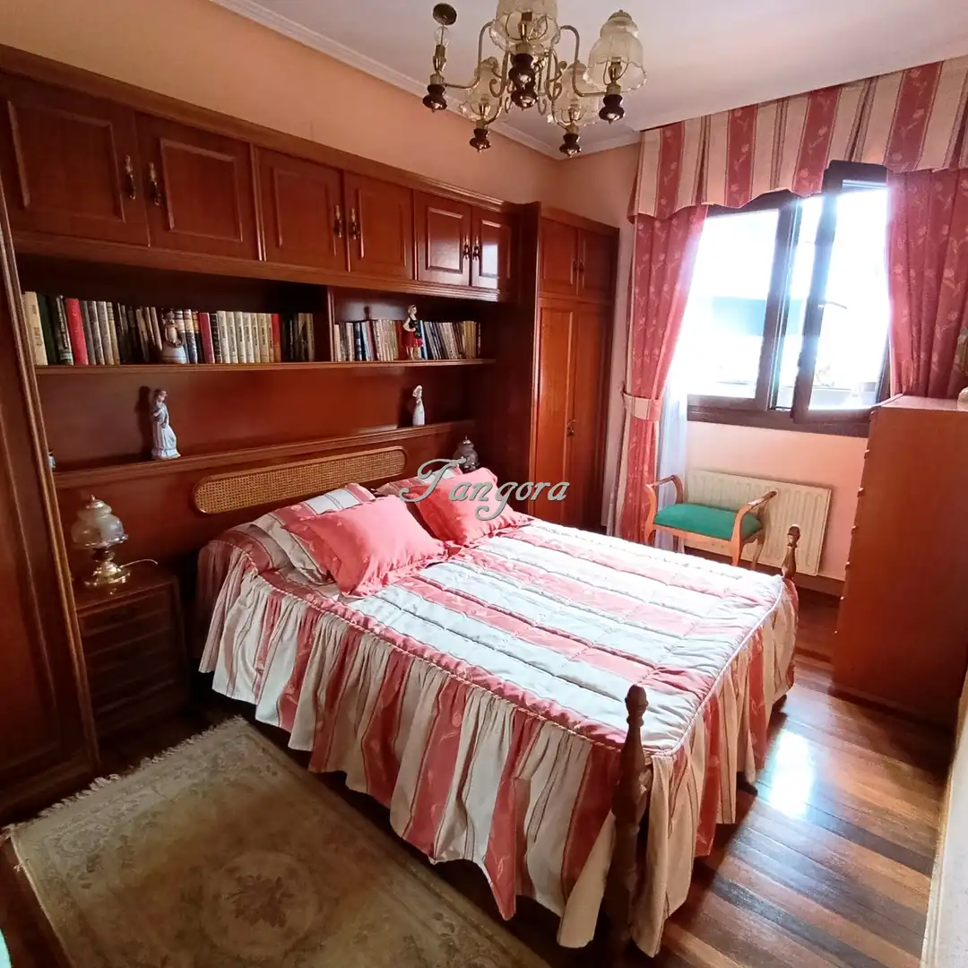 Habitación de Piso en venta en Getxo  con Calefacción, Parquet y Terraza
