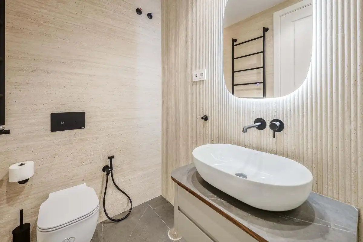 Bathroom of Flat for sale in Madrid  with Air Conditioner and Heating