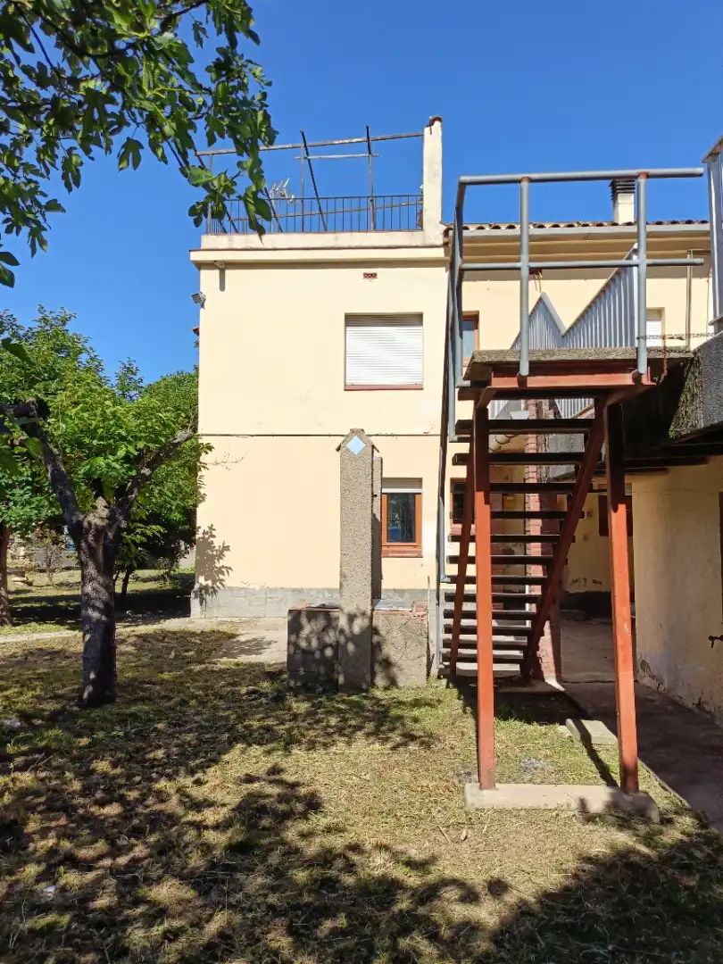 Vista exterior de Casa o xalet en venda en Girona amb Calefacció, Jardí privat i Parquet