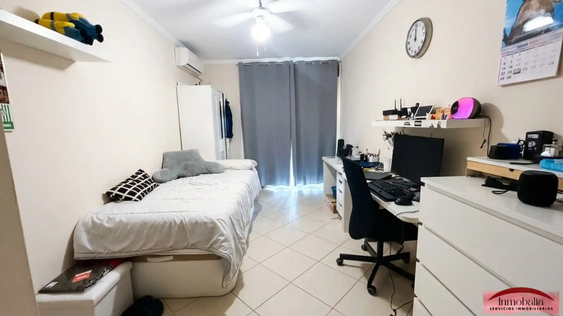 Habitación de Casa adosada en venta en Sevilla con Aire acondicionado y Balcón