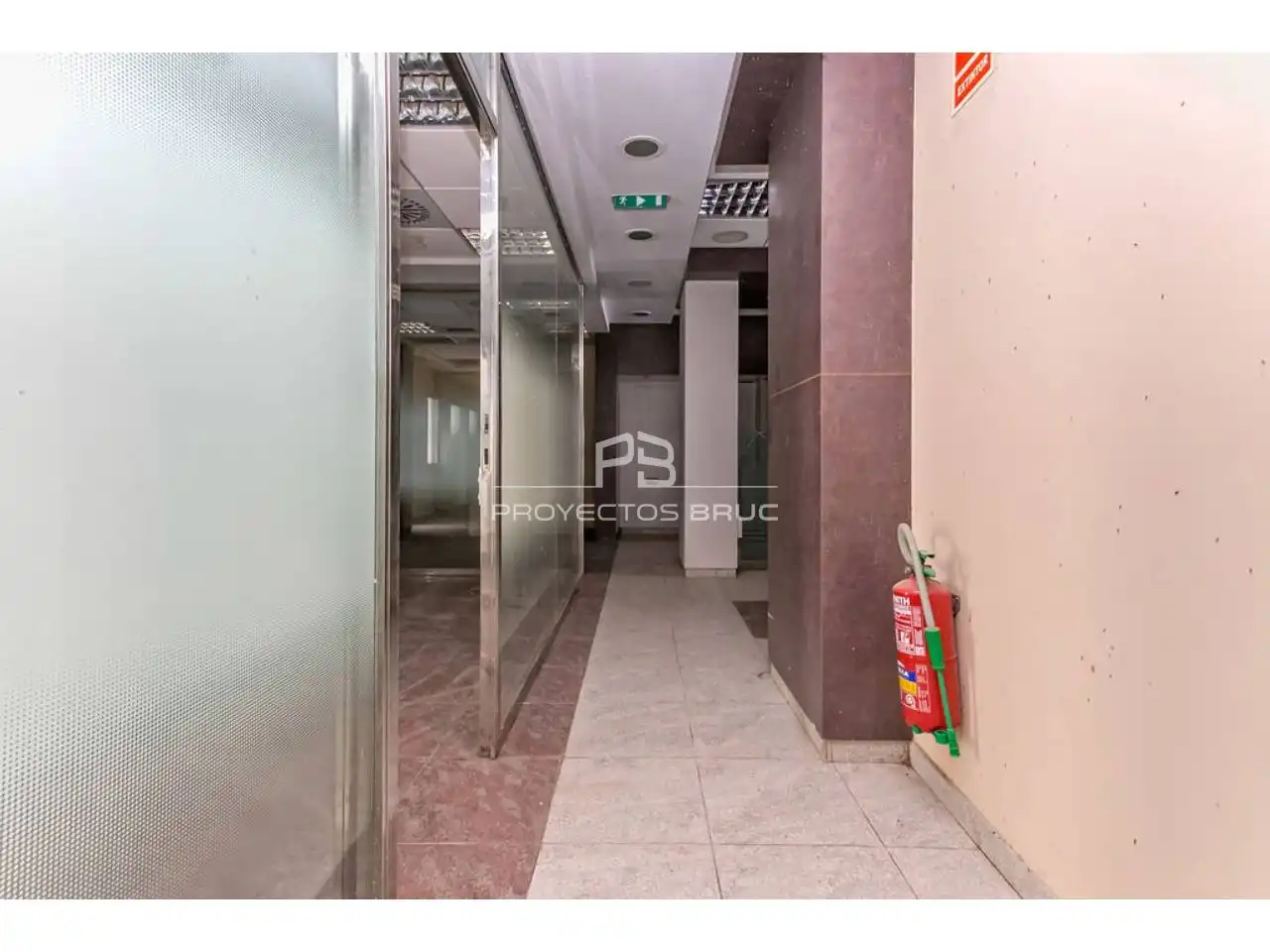 Business premises for sale in Calle Mosén Jacinto Verdaguer, imagen 15
