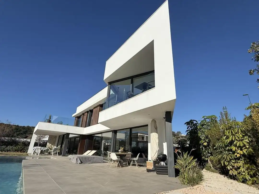 Houses for sale in Limonar