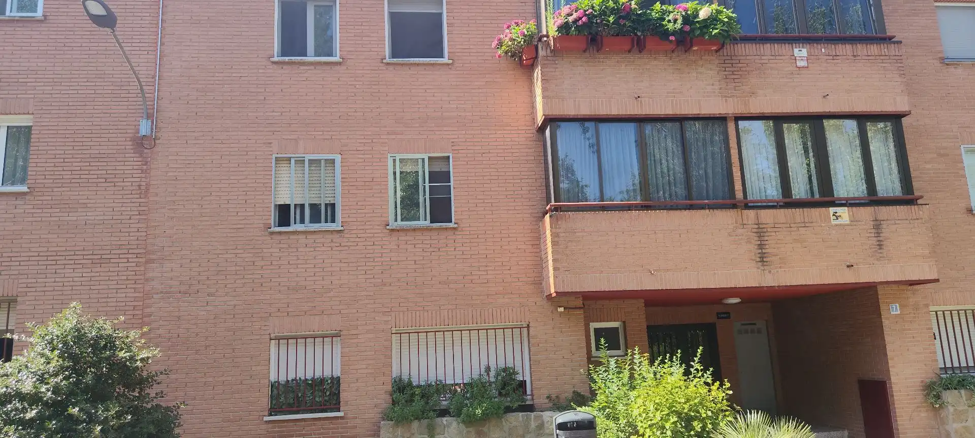 Vista exterior de Pis en venda en Majadahonda amb Calefacció
