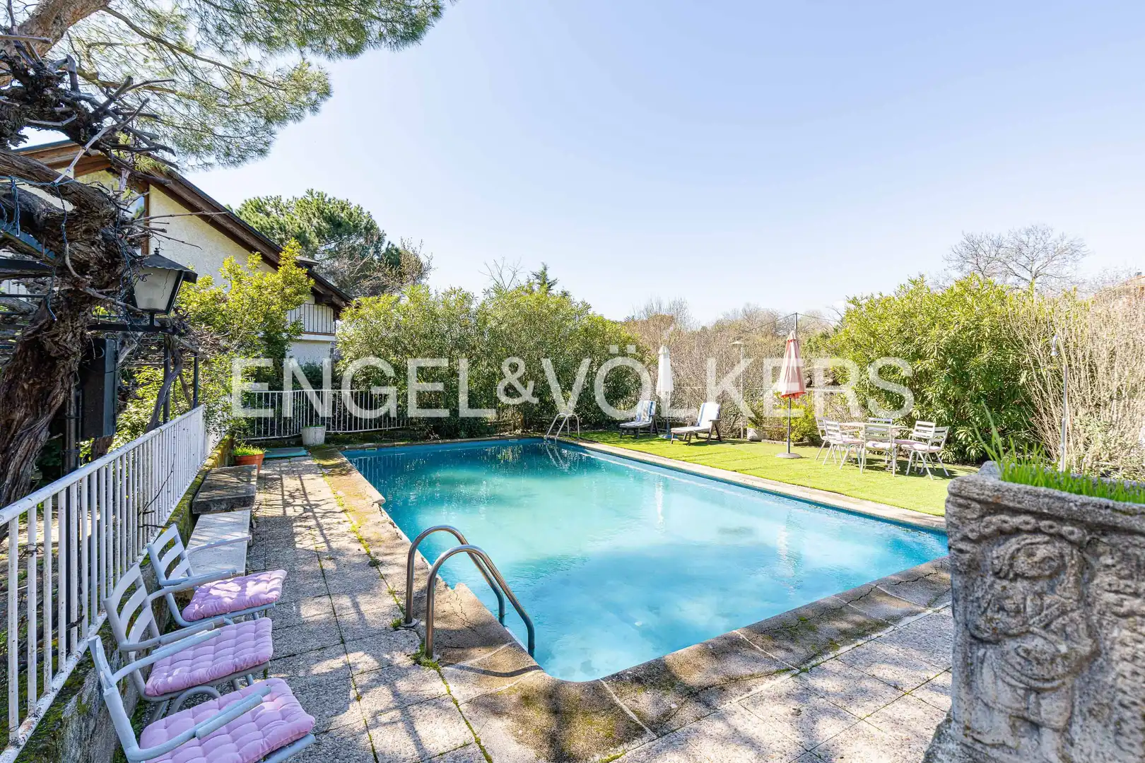 Piscina de Casa o chalet en venta en Torrelodones con Calefacción, Jardín privado y Terraza