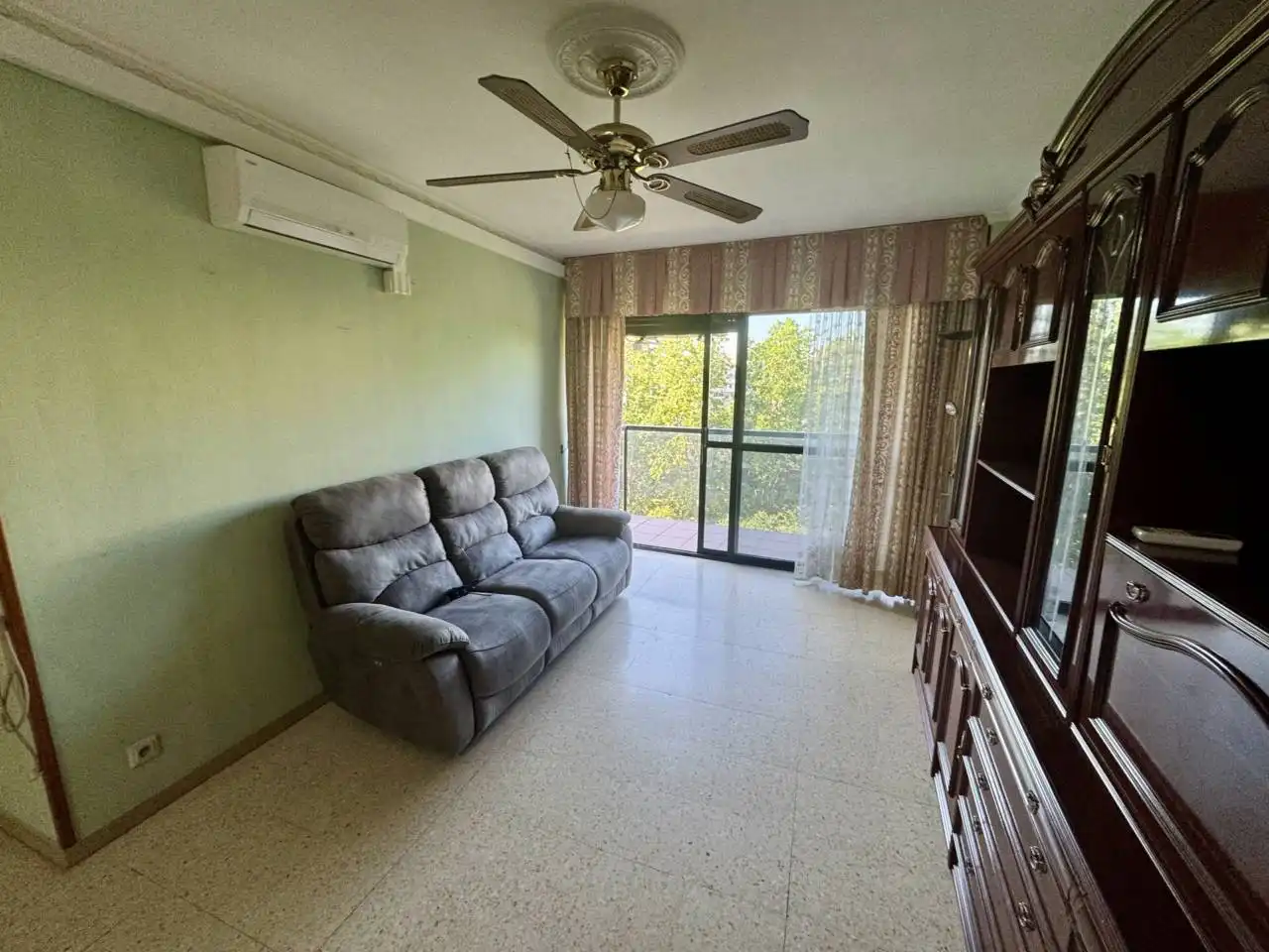 Sala de estar de Piso en venta en Cerdanyola del Vallès con Calefacción y Terraza