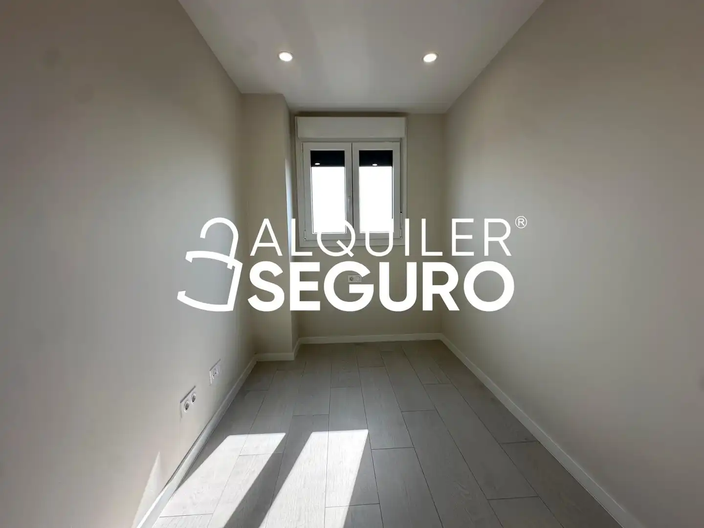 Habitación de Piso de alquiler en Valencia con Aire acondicionado, Terraza y Trastero