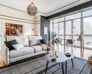 Living room of Flat to rent in  Madrid Capital  with Air Conditioner, Heating and Furnished