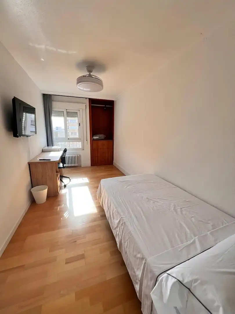 Schlafzimmer von Wohnung zur untervermieten in Murcia mit Klimaanlage, Heizung und Möbliert