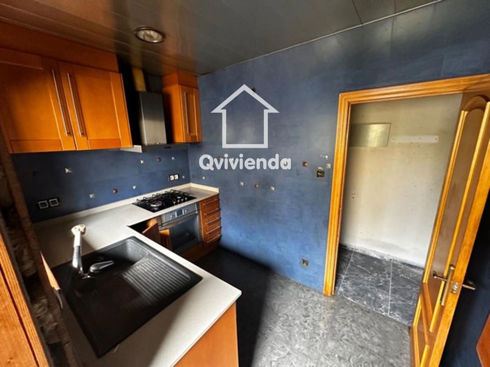 Kitchen of Flat for sale in Sabadell