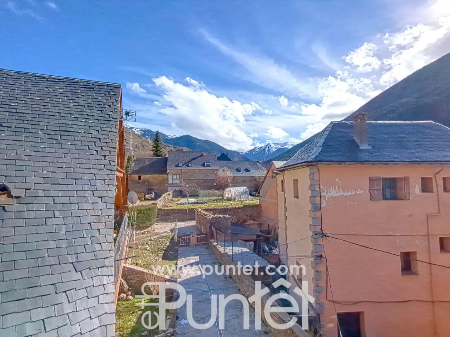 Exterior view of Houses for sale in Vielha e Mijaran  with Heating, Terrace and Furnished