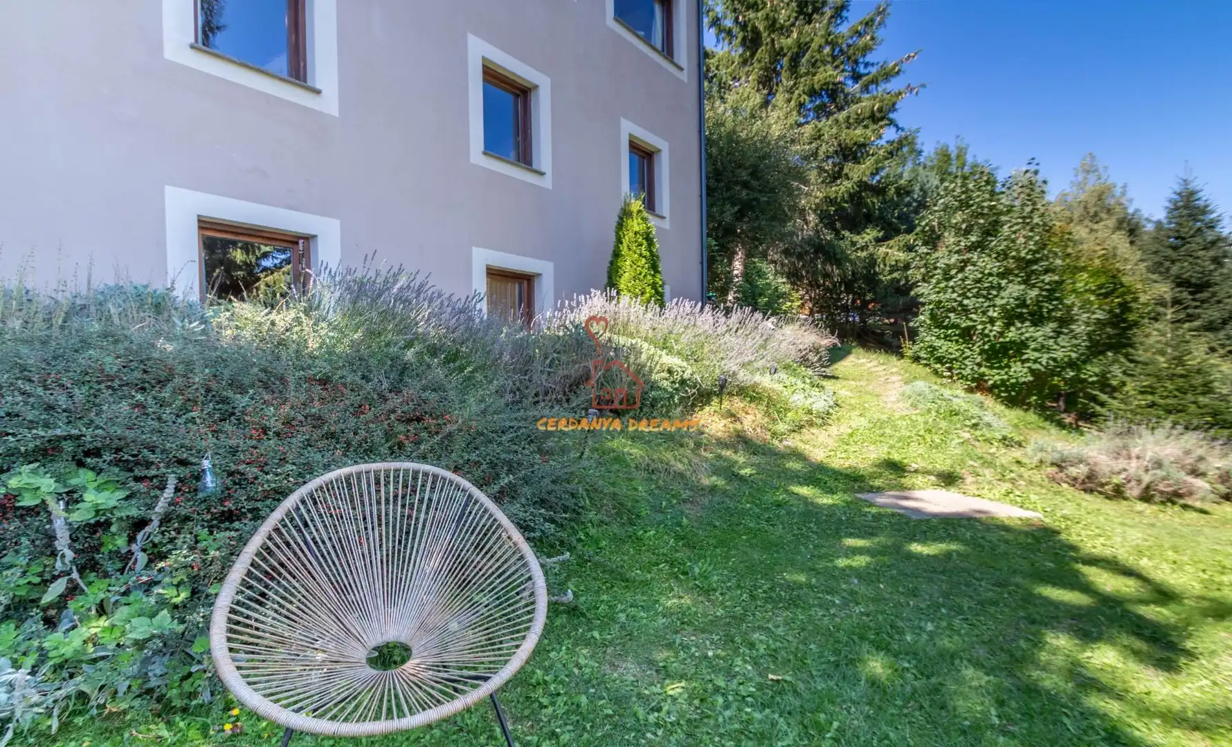 Jardín de Edificio en venta en Alp