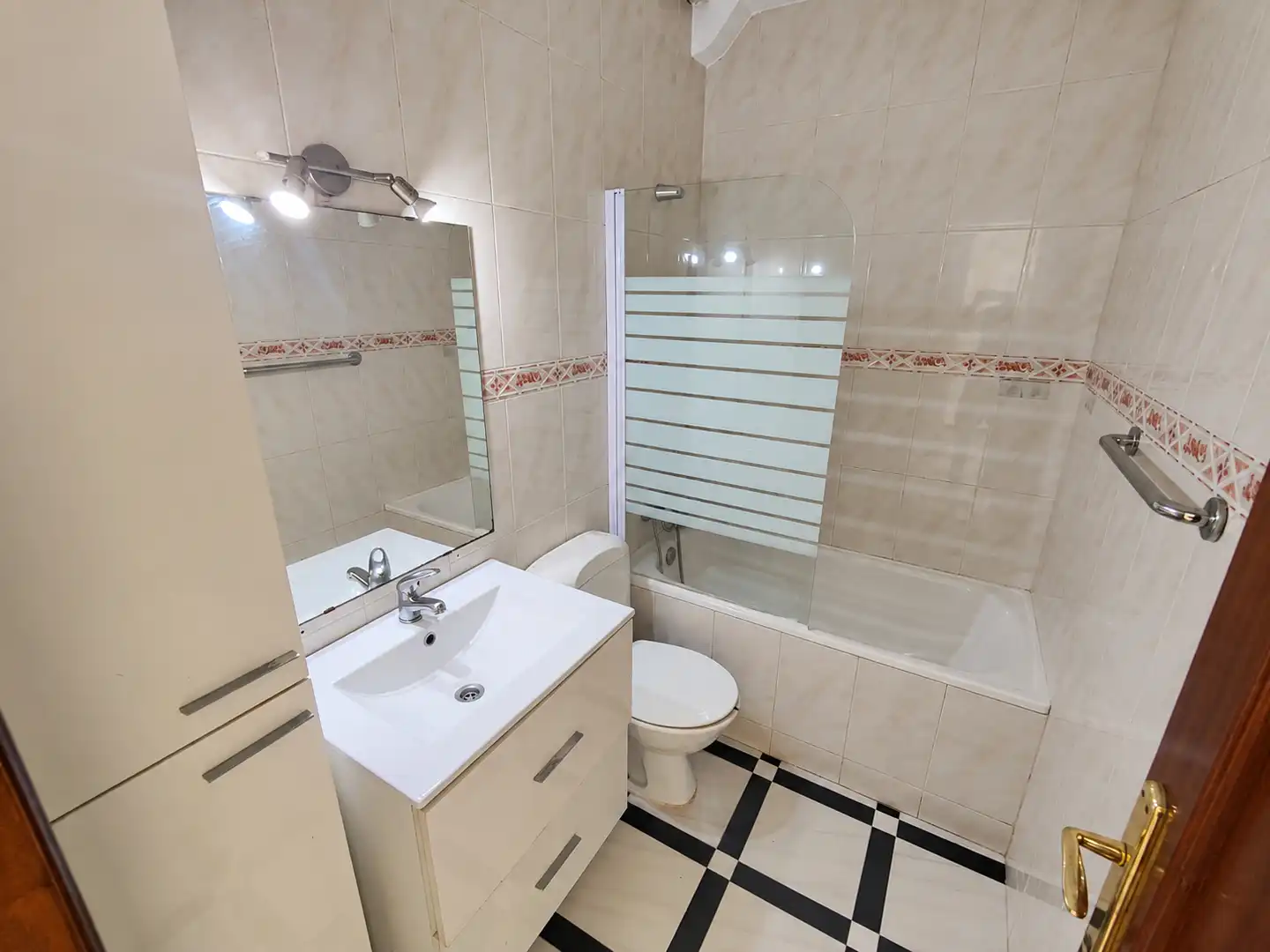 Bathroom of Detached homes for sale in Canet de Mar, Barcelona
