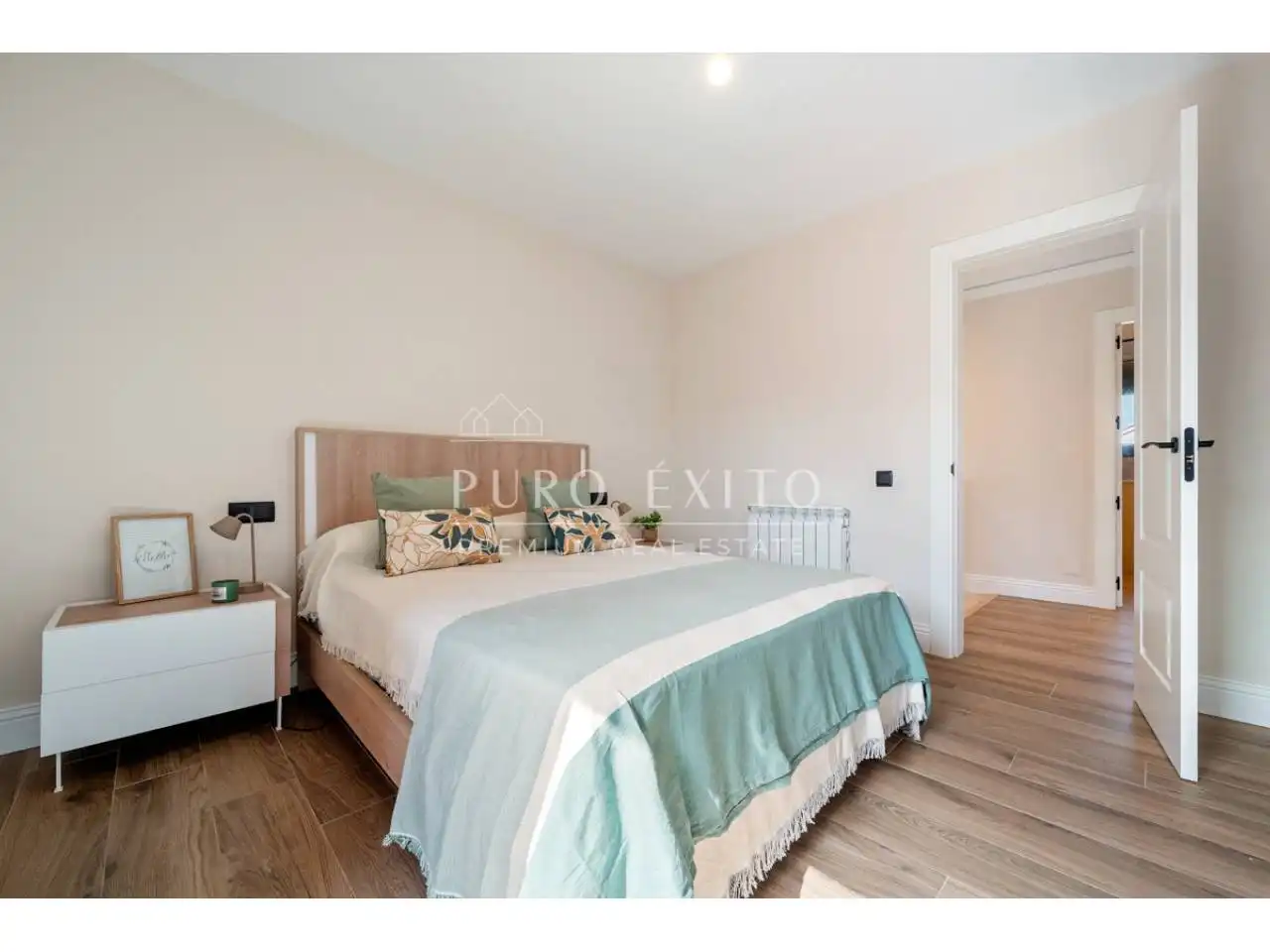 Bedroom of Houses for sale in Cambrils  with Air Conditioner, Private garden and Parquet flooring