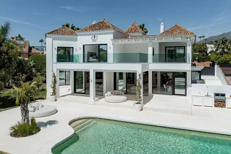Chalet con terraza en venta en Nueva, imagen 32