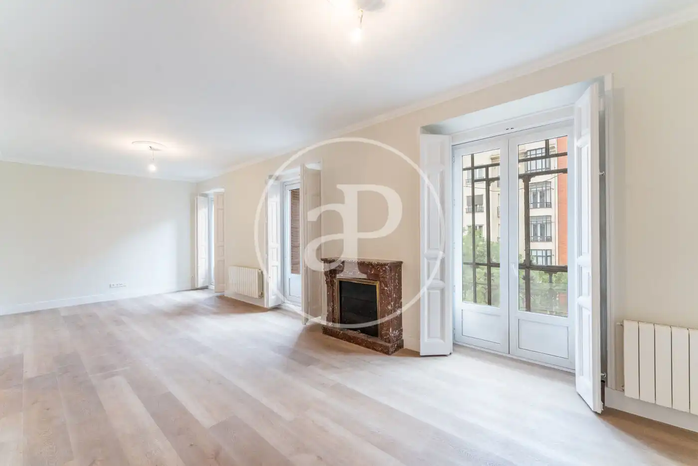 Living room of Flat for sale in Madrid  with Air Conditioner, Heating and Storage room